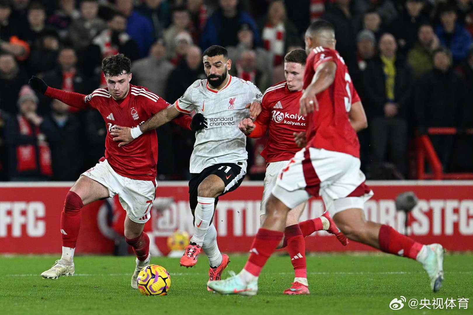 丹麦横扫利物浦，马丁内利关键制胜