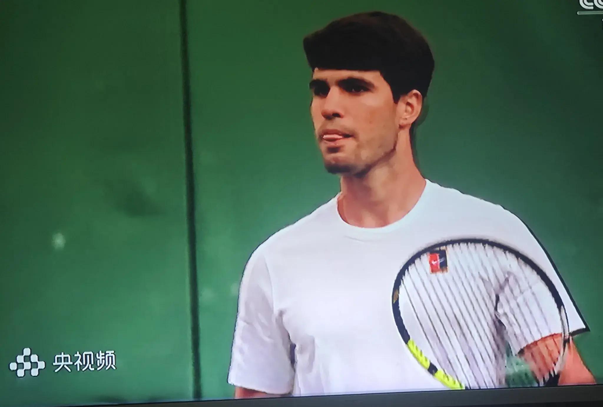 法网逆转年终总决赛，阿尔卡拉斯统治全场