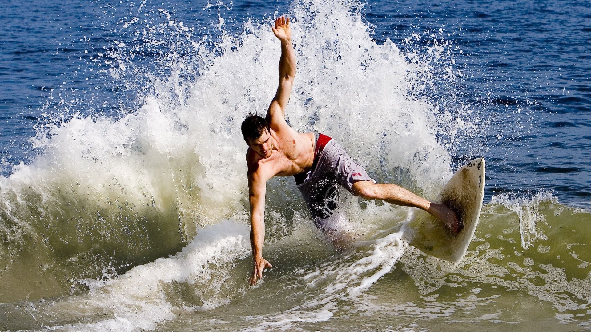 冰与火之歌，哈利伯顿的爆发与新疆的横扫