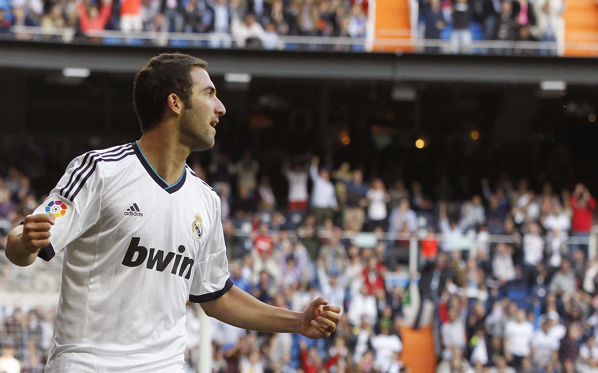 北欧韵律与南美铁闸，当挪威节奏掌控多特，苏亚雷斯在防守端锁死对手