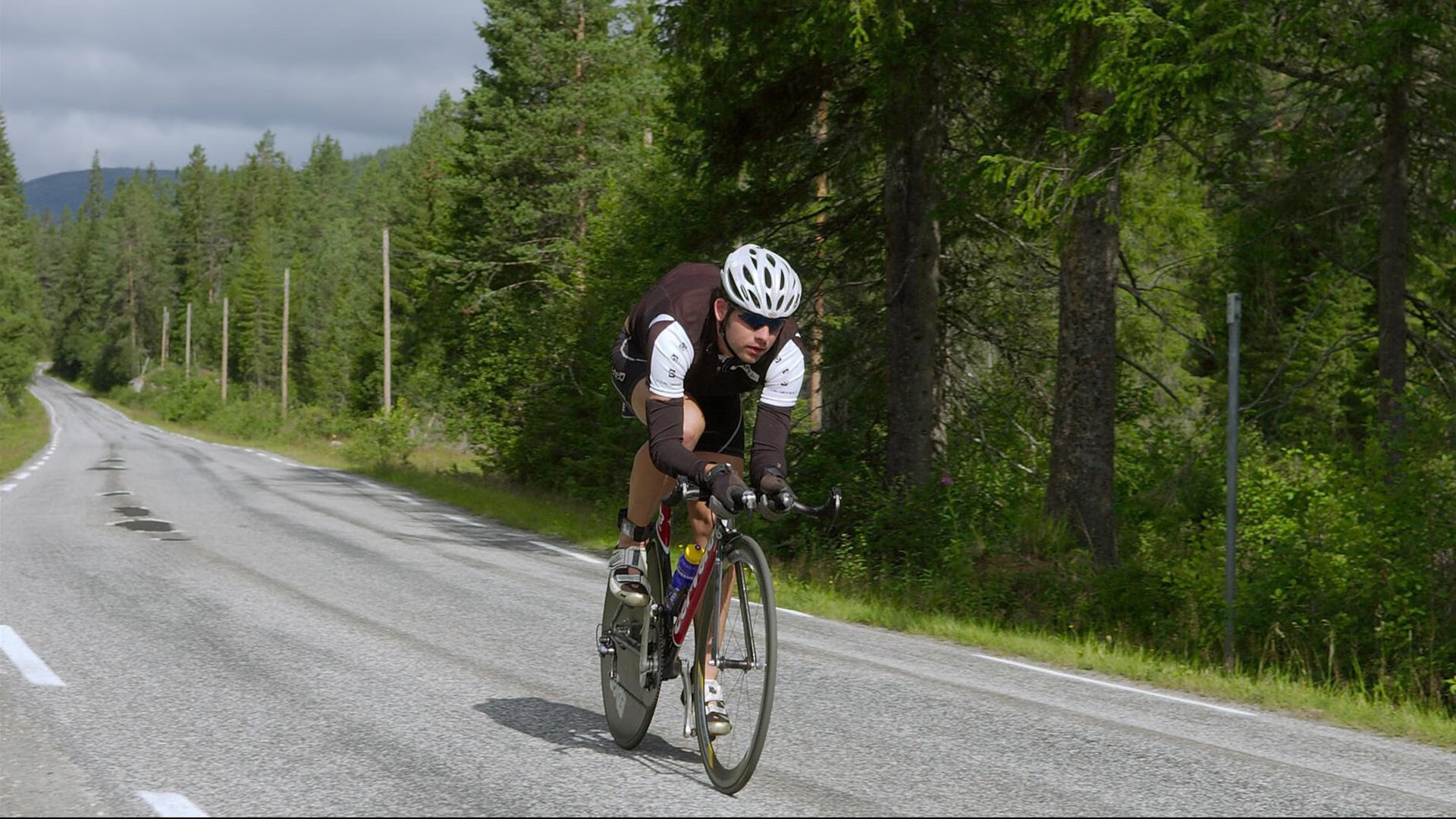 南北争锋，深圳队欧冠式突围，关键战撼动辽宁王朝