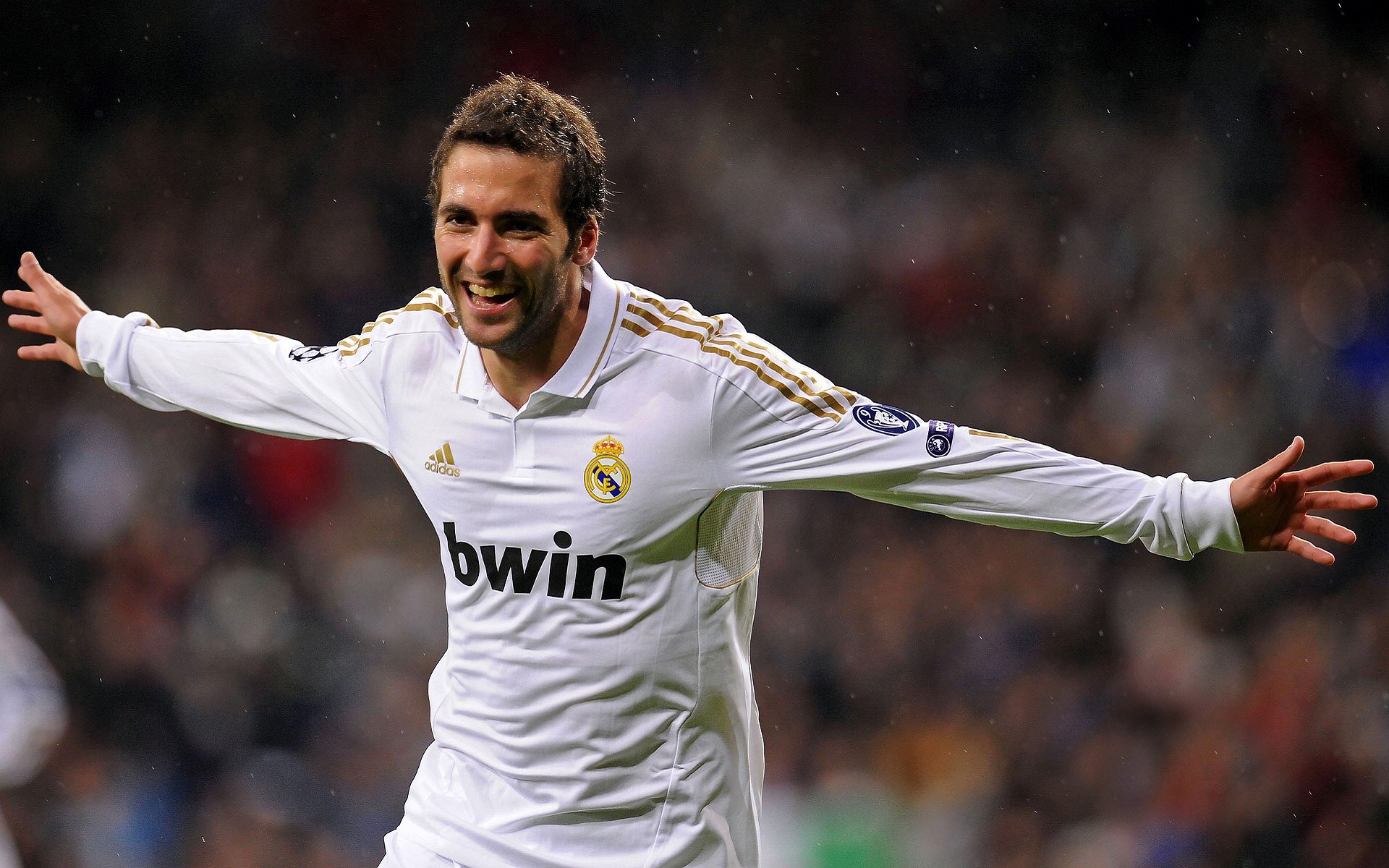 冰与火之歌，哈兰德点燃赛场，葡萄牙稳舵破丹麦